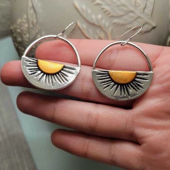 “Copper Sunrise” Tribal Ethnic Sunset Sunburst Sun Semicircle Celestial Earrings - Picture 7 of 7